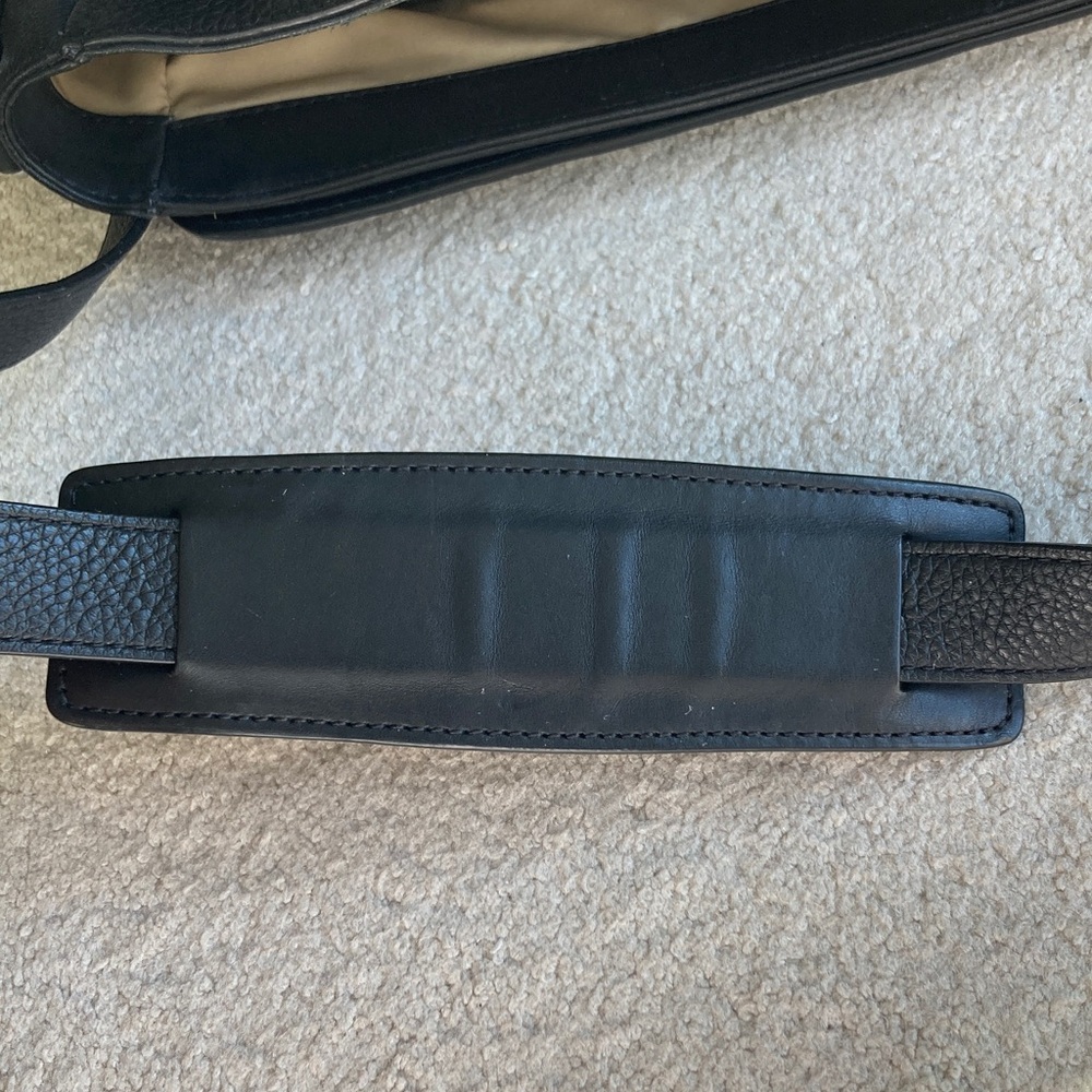 Marc by Marc Jacobs black leather messenger/crossbody/laptop bag - Picture 13 of 17